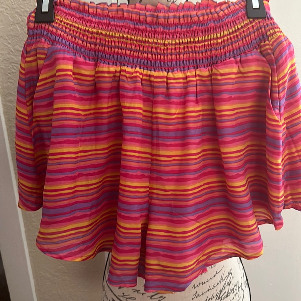 Short pull on size M forever 21 nwt watermelon multi color
